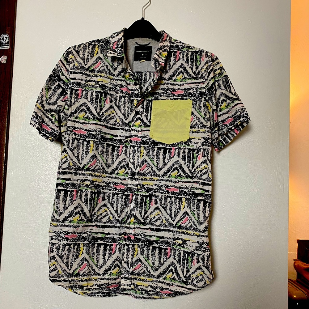Fun printed shirt 👕 by pacsun in excellent condition size medium